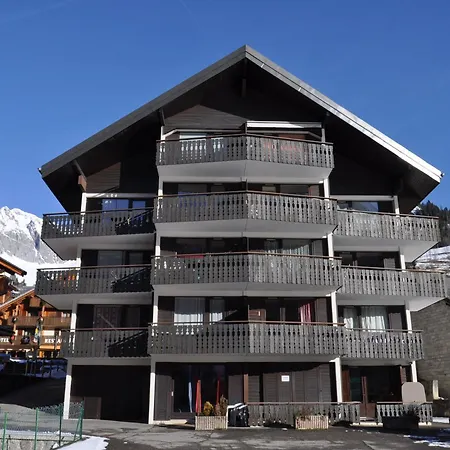 Apartment Au Centre Du Village Avec Balcon Et Parking - Fr-1-692-104